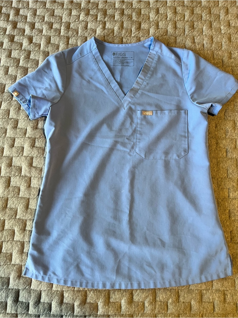 FIGS Women’s V-Neck Scrub Top in Light Blue
